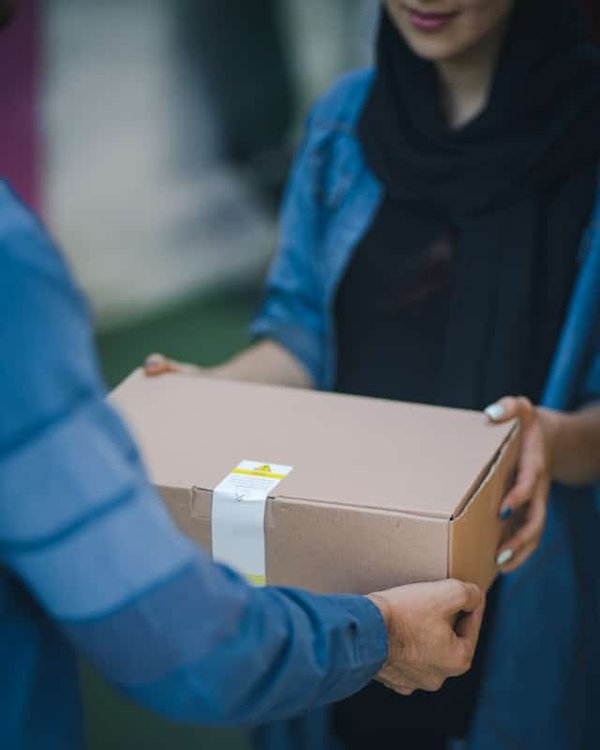 Quelles stratégies juridiques adopter pour les entreprises de e-commerce dans les accords de livraison transfrontaliers ?